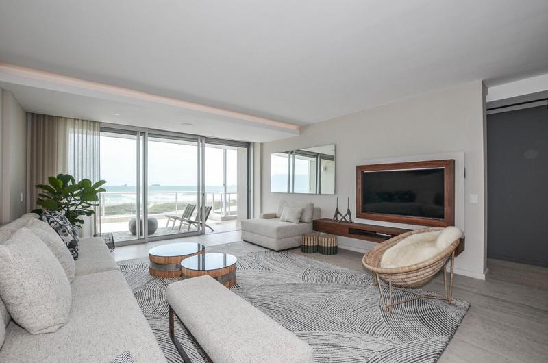 To Let 2 Bedroom Property for Rent in Dolphin Beach Western Cape